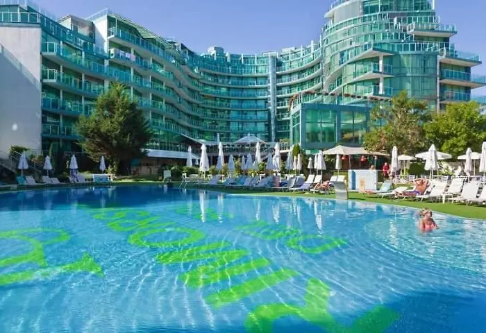 דירה двустаен в *